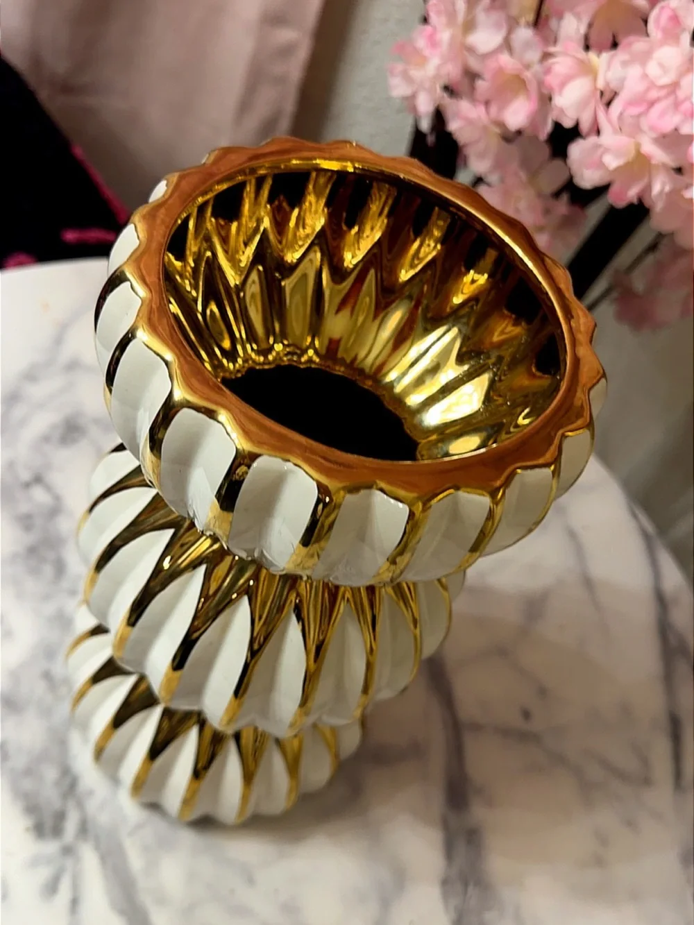 Elegant White and Gold Ceramic Decorative Vase